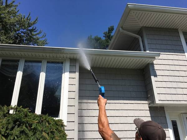 Gutter Cleaning before and after in the Inland Empire